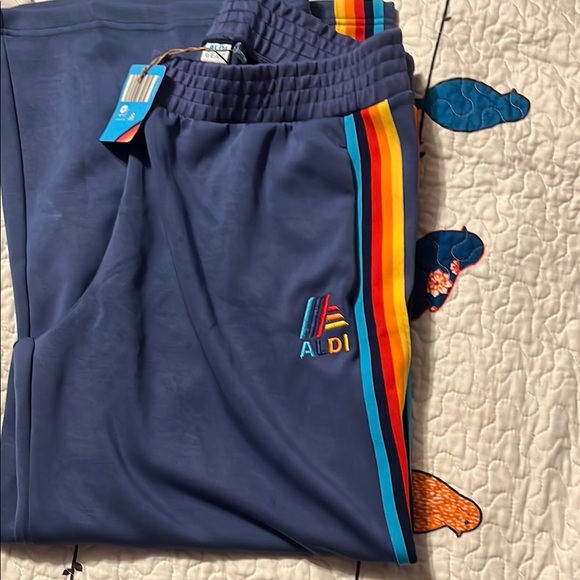 Aldi Gear Wide Leg Bottoms in Navy with Multicolor Accents - Picture 5 of 6